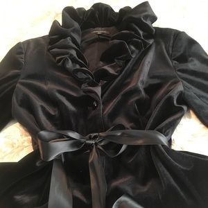 Black velvet holiday top with 3/4 sleeves